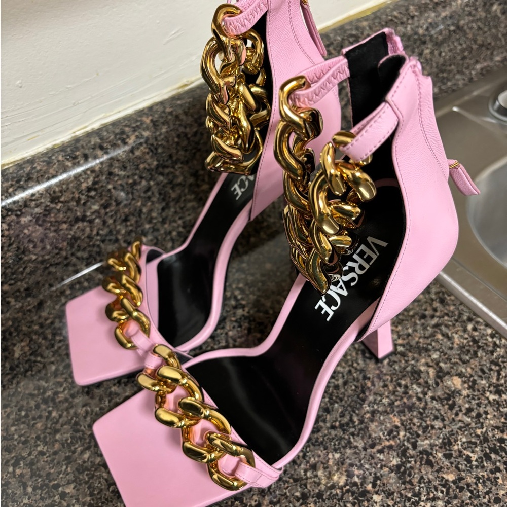 Versace open toe shoes brand new without box can provide dust bag